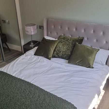 Jasmin Apartments - Luxury 1 & 2 Bedroom Units With Free Parking Bushey Buitenkant foto