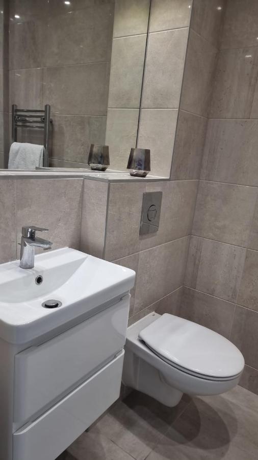 Jasmin Apartments - Luxury 1 & 2 Bedroom Units With Free Parking Bushey Buitenkant foto