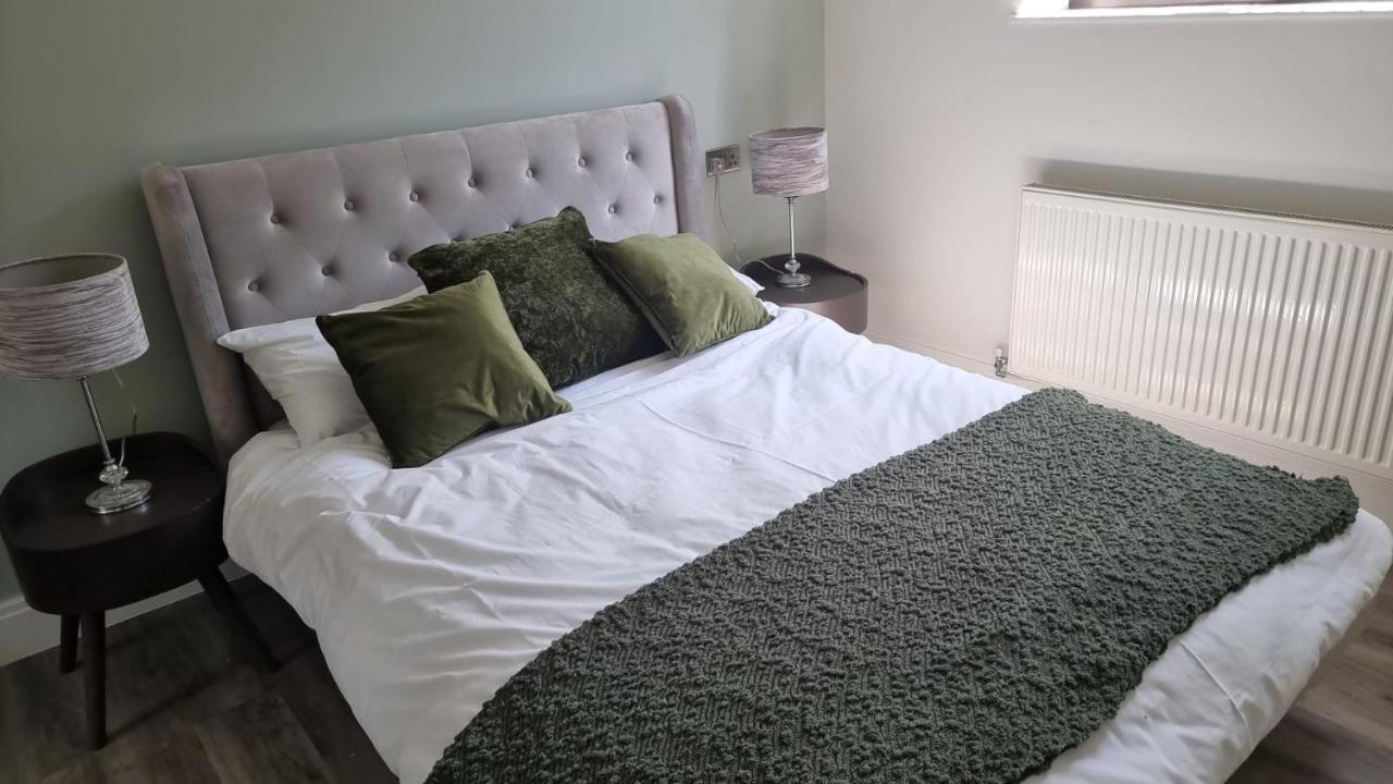 Jasmin Apartments - Luxury 1 & 2 Bedroom Units With Free Parking Bushey Buitenkant foto