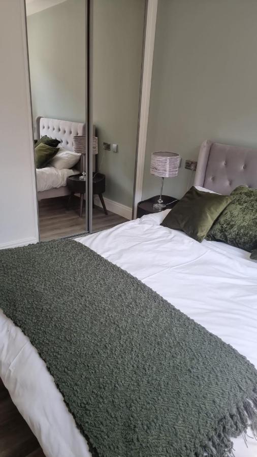 Jasmin Apartments - Luxury 1 & 2 Bedroom Units With Free Parking Bushey Buitenkant foto
